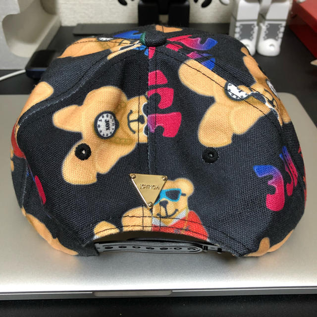 JOYRICH(ジョイリッチ)のjoy rich スナップバック cap  キャップ　くま柄　クマ柄　ベアー メンズの帽子(キャップ)の商品写真