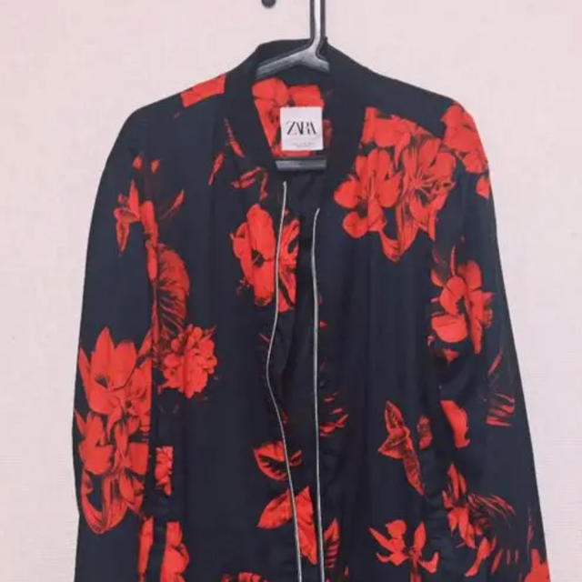 ZARA(ザラ)のZARA 人気　花柄ブルゾン 【1031様専用】 メンズのジャケット/アウター(ブルゾン)の商品写真