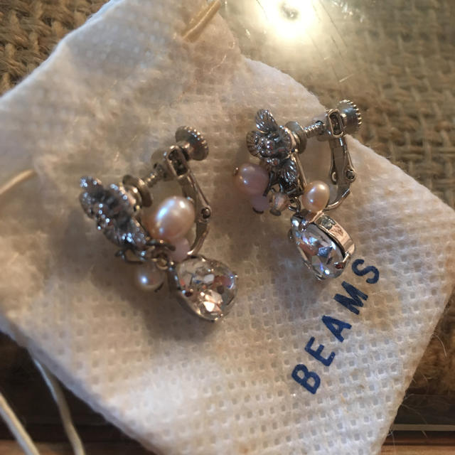 BEAMS(ビームス)のBEAMS イヤリング  花　シルバー　上品　高見え レディースのアクセサリー(イヤリング)の商品写真