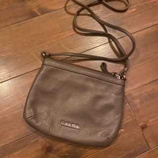 カルバンクライン(Calvin Klein)のカルバンクライン　ポシェット　グレーセール❗️(ショルダーバッグ)