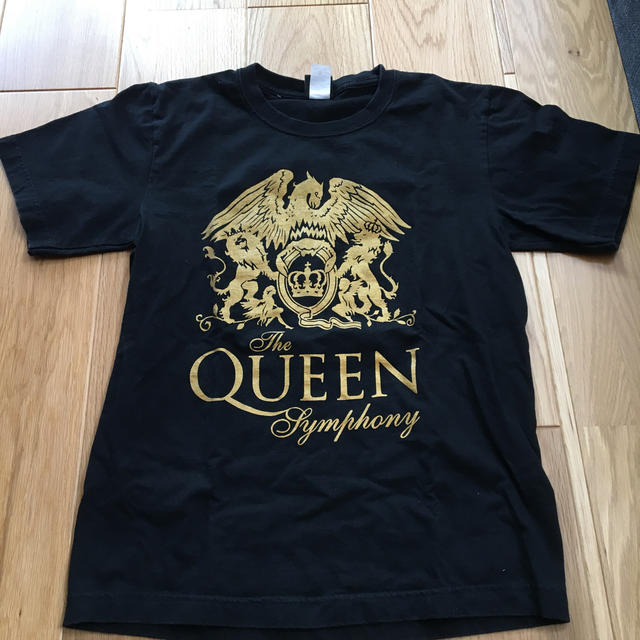 【ほぼ未使用】ユニセックス　QUEENロゴ  レディースのトップス(Tシャツ(半袖/袖なし))の商品写真