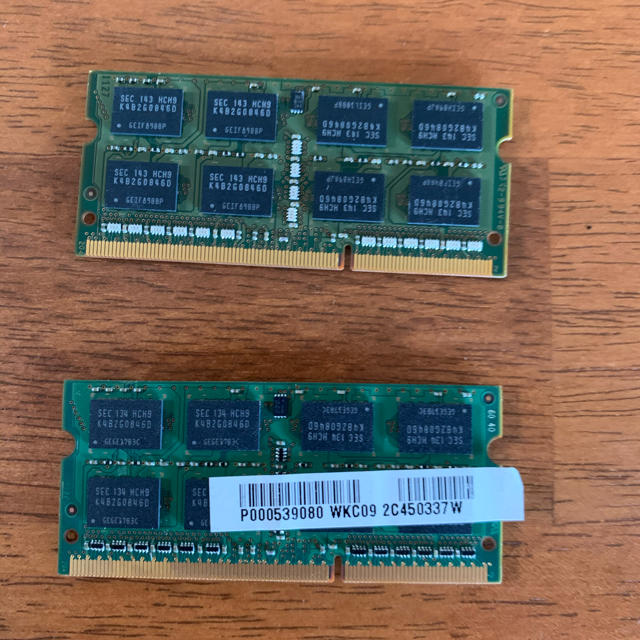 SAMSUNG(サムスン)のSamsungノートPC用メモリーS.O.DIMM DDR3 PC3 4GB×2 スマホ/家電/カメラのPC/タブレット(PCパーツ)の商品写真
