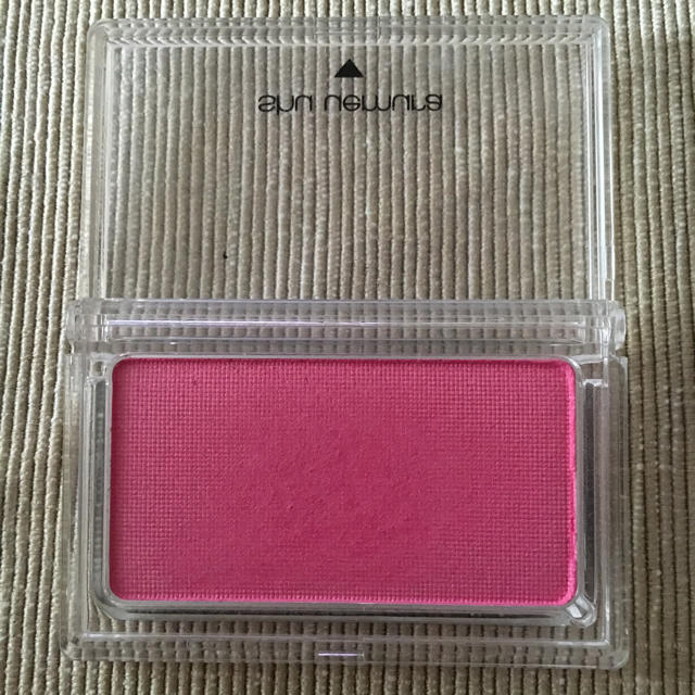 shu uemura(シュウウエムラ)のシュウウエムラ チーク 【発色良し！】 コスメ/美容のベースメイク/化粧品(チーク)の商品写真