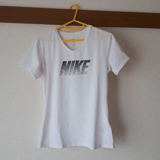 NIKE(ナイキ)のNIKE Tシャツ DRI-FIT ホワイト スポーツ/アウトドアのランニング(ウェア)の商品写真