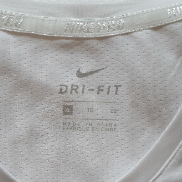 NIKE(ナイキ)のNIKE Tシャツ DRI-FIT ホワイト スポーツ/アウトドアのランニング(ウェア)の商品写真