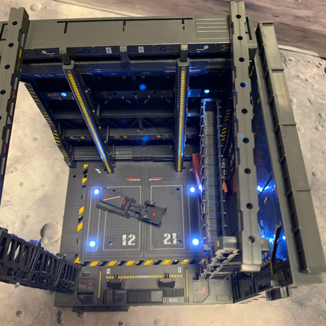 LED電装付きジオラマベース基地格納庫ディスプレイ、ガンプラ他 LED電装付きジオラマベース基地格納庫ディスプレイ、ガンプラ他