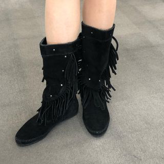 ミネトンカ(Minnetonka)のＭＩＮＮＥＴＯＮＫＡ ミネトンカ　モカシン　ブーツ　黒(ブーツ)