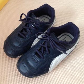 プーマ(PUMA)の美品。PUMAキッズ男の子スニーカー紺黒(その他)