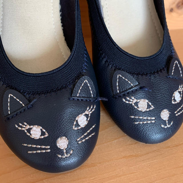 GAP Kids(ギャップキッズ)のgap 猫パンプス キッズ/ベビー/マタニティのキッズ靴/シューズ(15cm~)(スリッポン)の商品写真