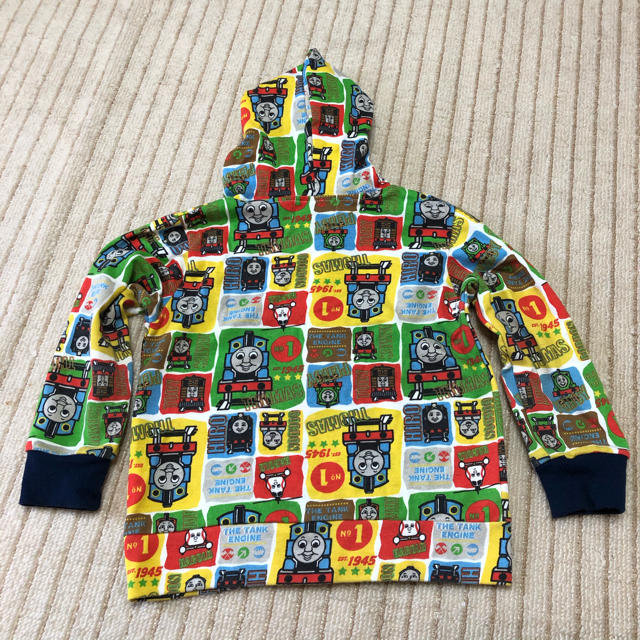 きかんしゃトーマス　パーカー　110cm マルチカラー　乗り物　記者 キッズ/ベビー/マタニティのキッズ服男の子用(90cm~)(ジャケット/上着)の商品写真