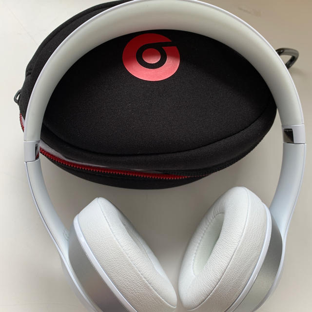 Beats by Dr Dre(ビーツバイドクタードレ)のbeats solo 最終お値下げ‼️ スマホ/家電/カメラのオーディオ機器(ヘッドフォン/イヤフォン)の商品写真