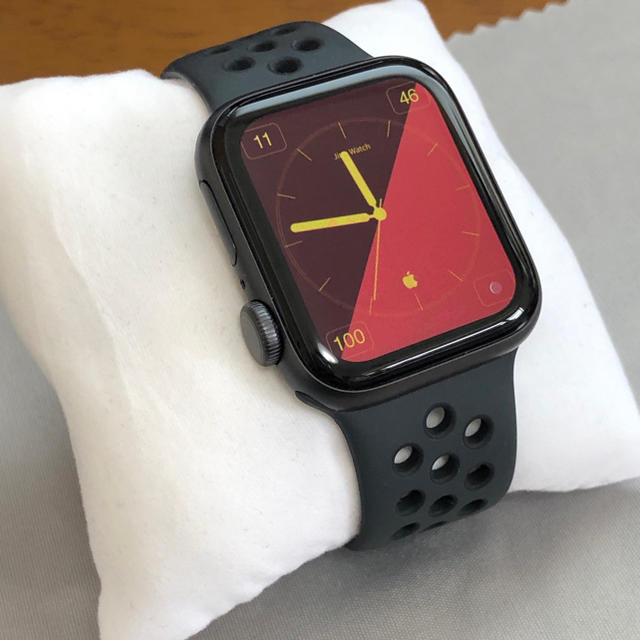 Apple Watch(アップルウォッチ)の即日配達、極美品！　Apple Watch series5 40mm gps メンズの時計(腕時計(デジタル))の商品写真