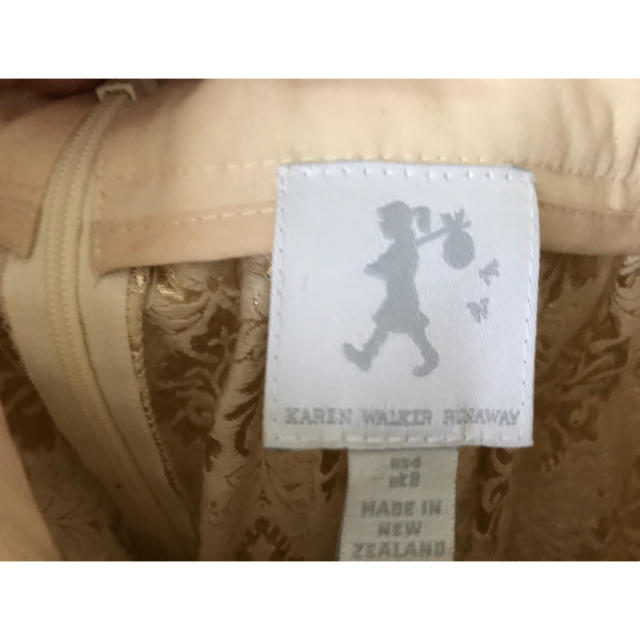 KAREN WALKER(カレンウォーカー)のKAREN WALKER 刺繍　ゴールド　スカート　パーティ レディースのスカート(ひざ丈スカート)の商品写真