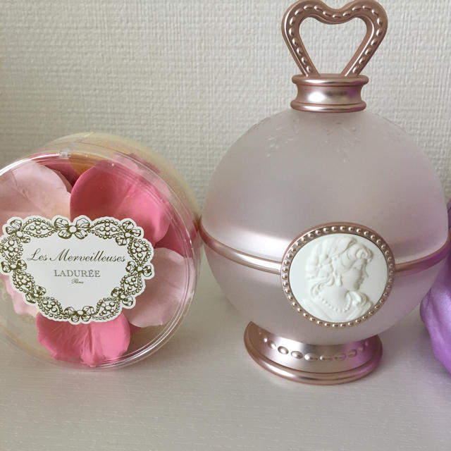 Les Merveilleuses LADUREE(レメルヴェイユーズラデュレ)の【希少】ラデュレ　ミックスドフェイスカラーローズラデュレ103 コスメ/美容のベースメイク/化粧品(チーク)の商品写真