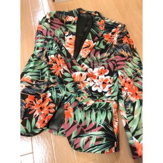 ZARA(花柄 ・ テーラードジャケット)のフリマアイテム一覧 ZARA(花柄 ・ テーラードジャケット)のフリマアイテム一覧