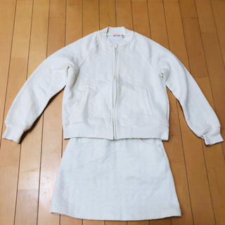 ユニクロ(UNIQLO)のジャケット　スカート　セット　ユニクロ　ホワイト(ジャケット/上着)