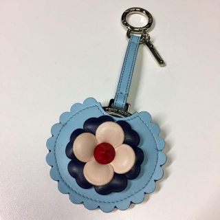 フェンディ(FENDI)の未使用 FENDI フェンディ バッグ チャーム ミラー ケース付 花(キーホルダー)