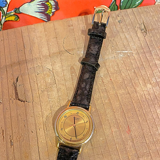SEIKO(セイコー)のSEIKOのクォーツ黒ベルト　丸盤 レディースのファッション小物(腕時計)の商品写真