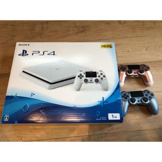 プレイステーション4(PlayStation4)のPS4 1TB 新品　CUH-2200 コントローラー2つ付き(計3つ)(家庭用ゲーム機本体)