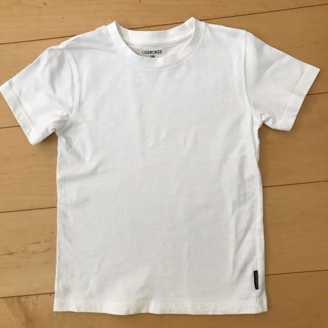 白　Tシャツ　130センチ キッズ/ベビー/マタニティのキッズ服男の子用(90cm~)(Tシャツ/カットソー)の商品写真