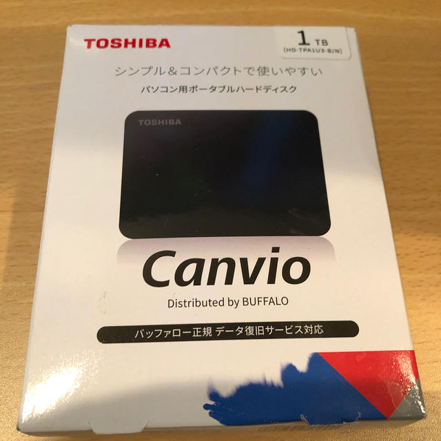 東芝(トウシバ)のTOSHIBA canvio 1TB パソコン用ポータブルハードディスク スマホ/家電/カメラのPC/タブレット(PC周辺機器)の商品写真