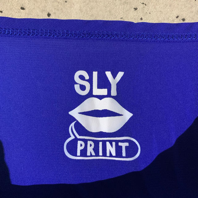 SLY(スライ)のSLY スライ Tシャツ ロゴプリントTシャツ  バックシースルーTシャツ レディースのトップス(Tシャツ(半袖/袖なし))の商品写真