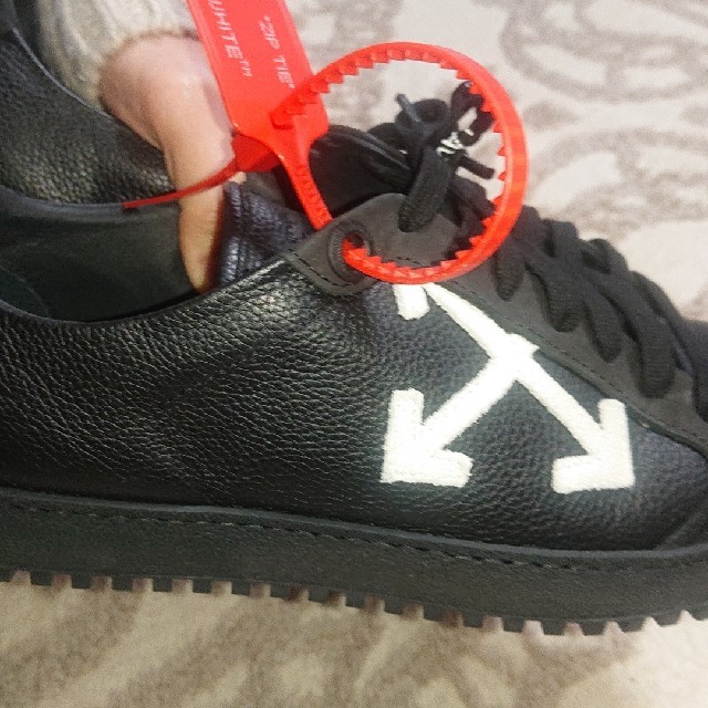 OFF-WHITE(オフホワイト)のオフホワイト スニーカー レディースの靴/シューズ(スニーカー)の商品写真