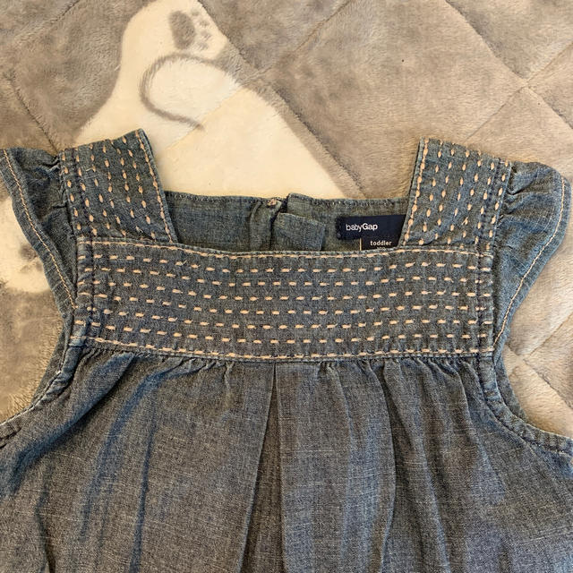 babyGAP(ベビーギャップ)のbaby Gap  デニムワンピース　100 キッズ/ベビー/マタニティのキッズ服女の子用(90cm~)(ワンピース)の商品写真