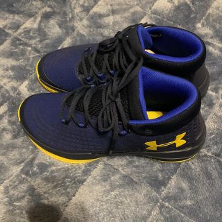 アンダーアーマー(UNDER ARMOUR)のアンダーアーマー　バスケットシューズ(バスケットボール)