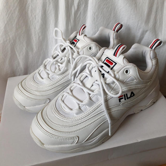 FILA スニーカー