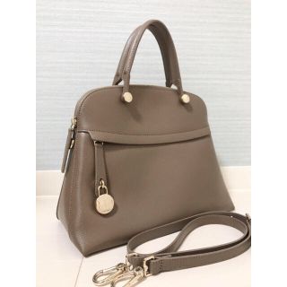 フルラ(Furla)の美品⭐︎フルラ　パイパー　ハンドバッグM(ハンドバッグ)