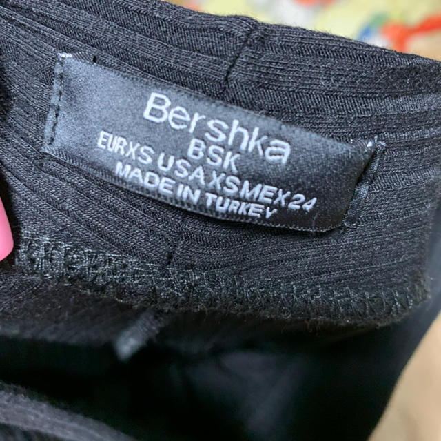 Bershka(ベルシュカ)の《未使用に近い》Bershka ロングフレアパンツ XS 黒 レディースのパンツ(カジュアルパンツ)の商品写真