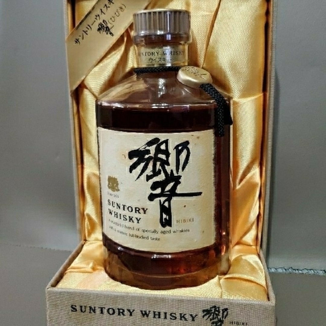 サントリー(サントリー)のサントリー　響17年　旧ボトル 750ml　金キャップ 食品/飲料/酒の酒(ウイスキー)の商品写真