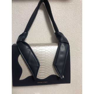 チャールズアンドキース(Charles and Keith)の新品未使用品CHARLES & KEITH(ショルダーバッグ)