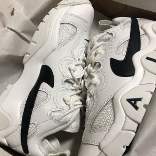 ナイキ(NIKE)のNIKE AIR BARRAGE LOW ナイキ バラージ 25.5(スニーカー)