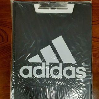 adidas　A4バインダー