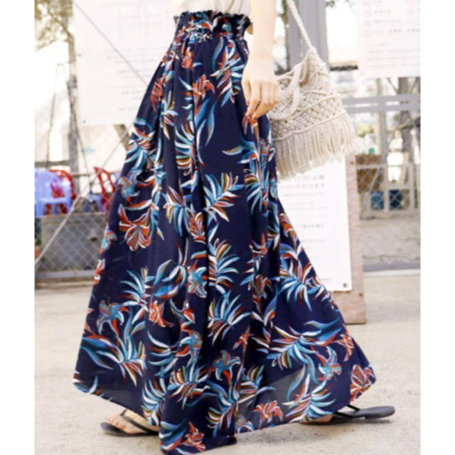 ZARA(ザラ)の【新品】coca スカート ネイビー　マキシ レディースのスカート(ロングスカート)の商品写真