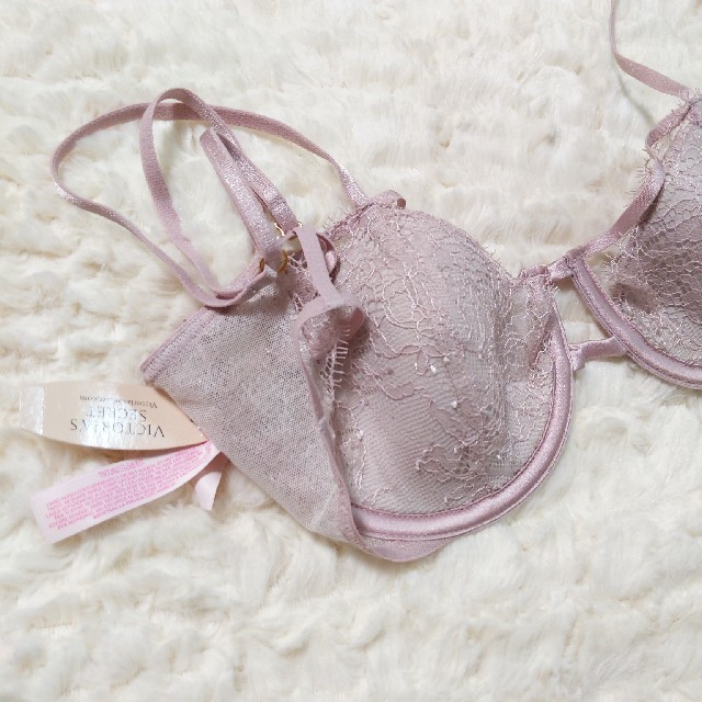 Victoria's Secret(ヴィクトリアズシークレット)のヴィクトリアシークレット 32D セクシーブラ レディースの下着/アンダーウェア(ブラ)の商品写真