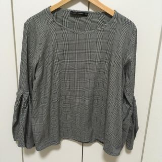 ザラ(ZARA)の★zara 袖口がタコのようになっているトップス ブラウス(シャツ/ブラウス(長袖/七分))