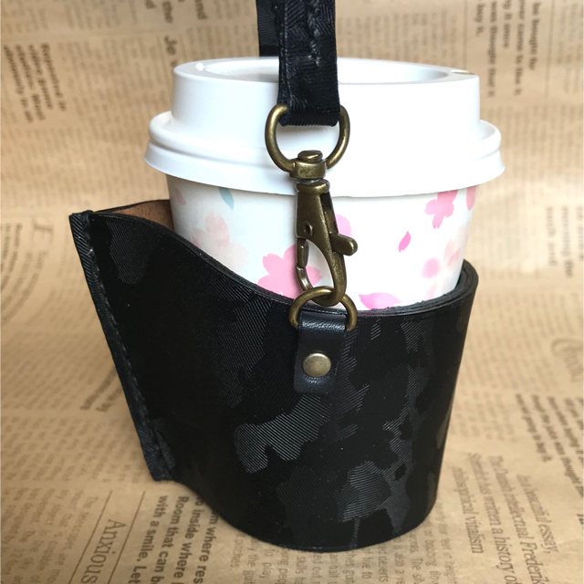 7 迷彩柄超かっこいい 牛革製カップホルダー 手縫い ストラップ付き 黒系 の通販 By Bebe S Work Shop ラクマ 7 迷彩柄超かっこいい 牛革製カップホルダー 手縫い ストラップ付き 黒系 の通販 By Bebe S Work Shop ラクマ