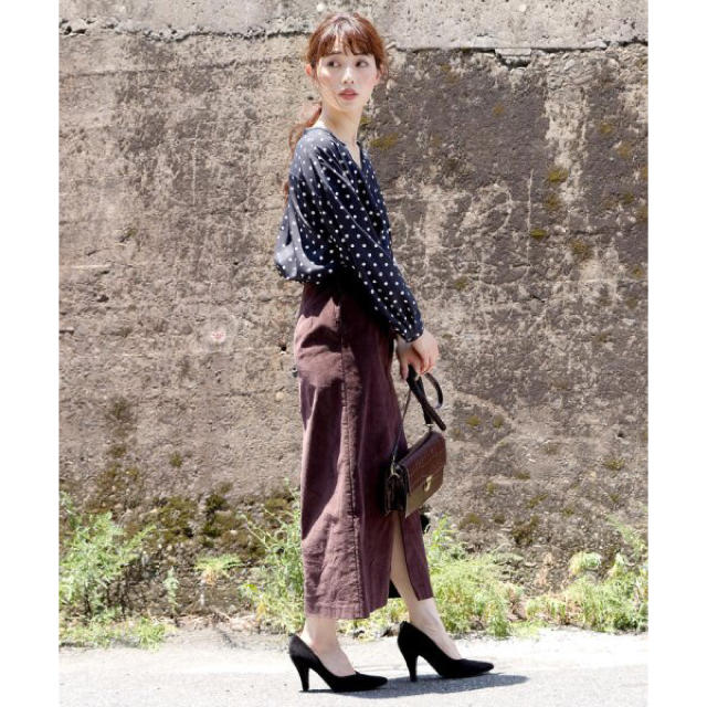 UNRELISH(アンレリッシュ)の新品✨定価8690円　アンレリッシュ  コーデュロイＩライン　スカート    レディースのスカート(その他)の商品写真