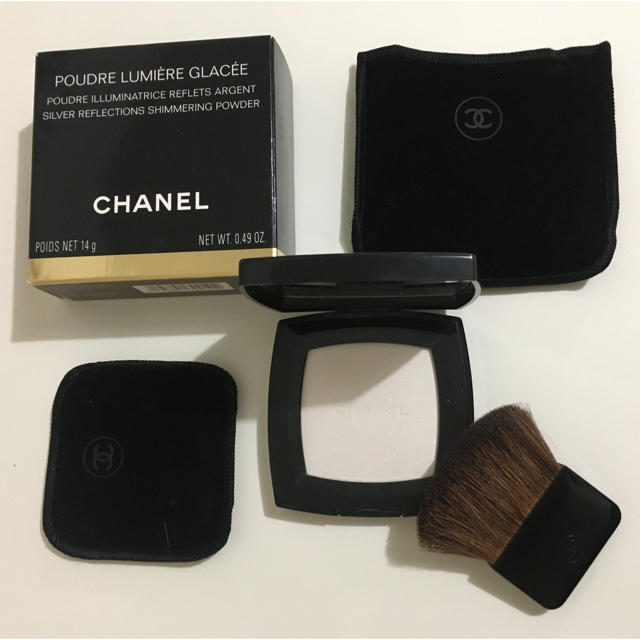 《CHANEL》プードゥル ルミエール グラッセ