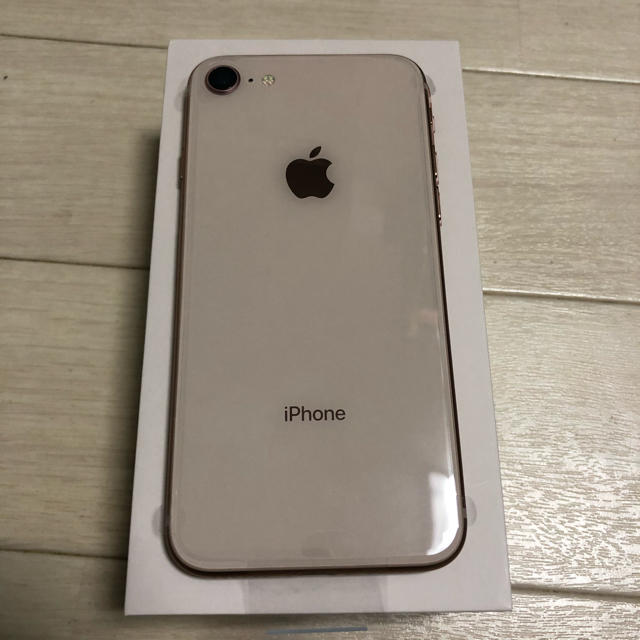 iPhone(アイフォーン)の新品未使用　iPhone8 64GB simフリー スマホ/家電/カメラのスマートフォン/携帯電話(スマートフォン本体)の商品写真