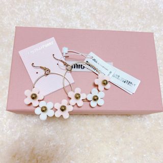 ジルバイジルスチュアート(JILL by JILLSTUART)のジルバイジルスチュアート　お花ピアス♡(ピアス)