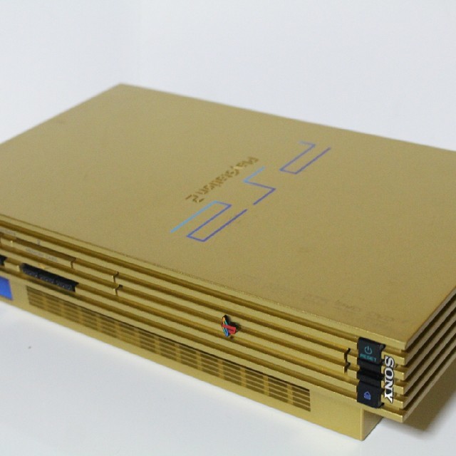 PlayStation2(プレイステーション2)の「良品」PS2 本体 百式ゴールド SCPH55000 エンタメ/ホビーのゲームソフト/ゲーム機本体(家庭用ゲーム機本体)の商品写真