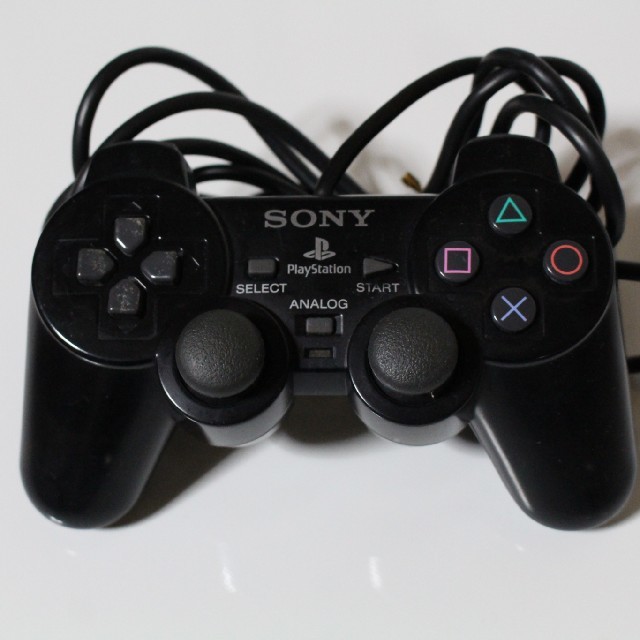 PlayStation2(プレイステーション2)の「良品」PS2 本体 百式ゴールド SCPH55000 エンタメ/ホビーのゲームソフト/ゲーム機本体(家庭用ゲーム機本体)の商品写真