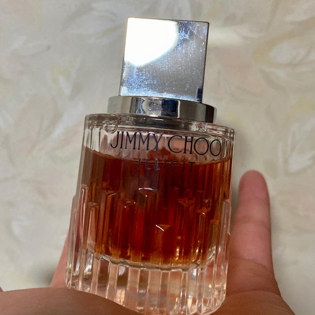 JIMMY CHOO(ジミーチュウ)のジミーチュウ　jimmychoo 香水　イリシット　ILLYCIT コスメ/美容の香水(香水(女性用))の商品写真