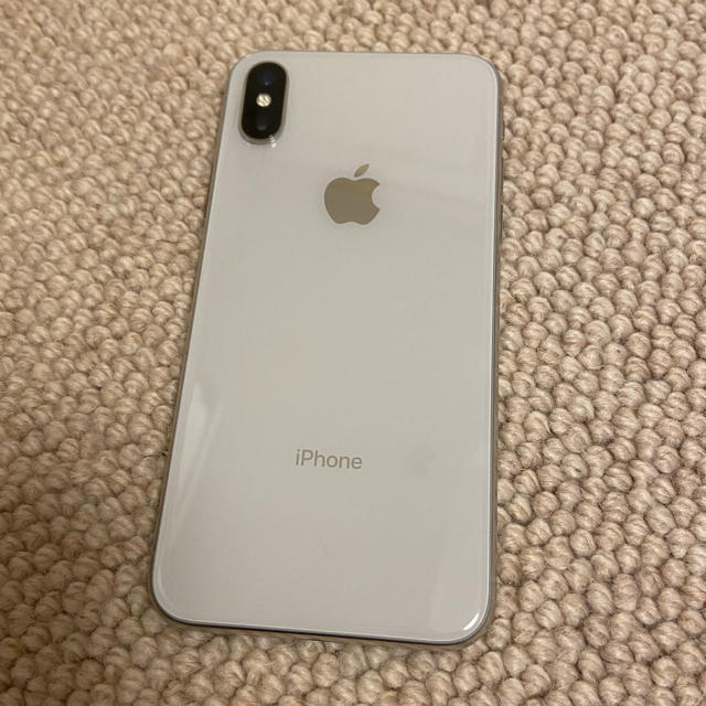iPhone(アイフォーン)のiPhoneX 64GB silver SIMフリー スマホ/家電/カメラのスマートフォン/携帯電話(スマートフォン本体)の商品写真