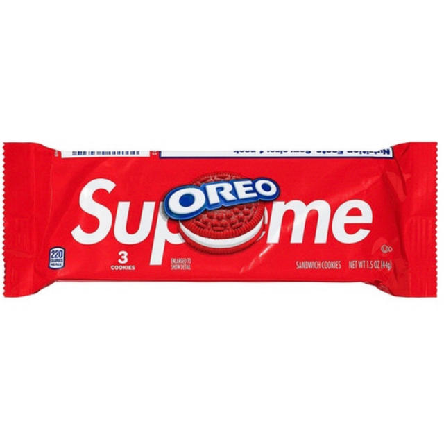 Supreme(シュプリーム)のシュプリーム　オレオ　Supreme Oreo　SS20 2袋セット 食品/飲料/酒の食品(菓子/デザート)の商品写真