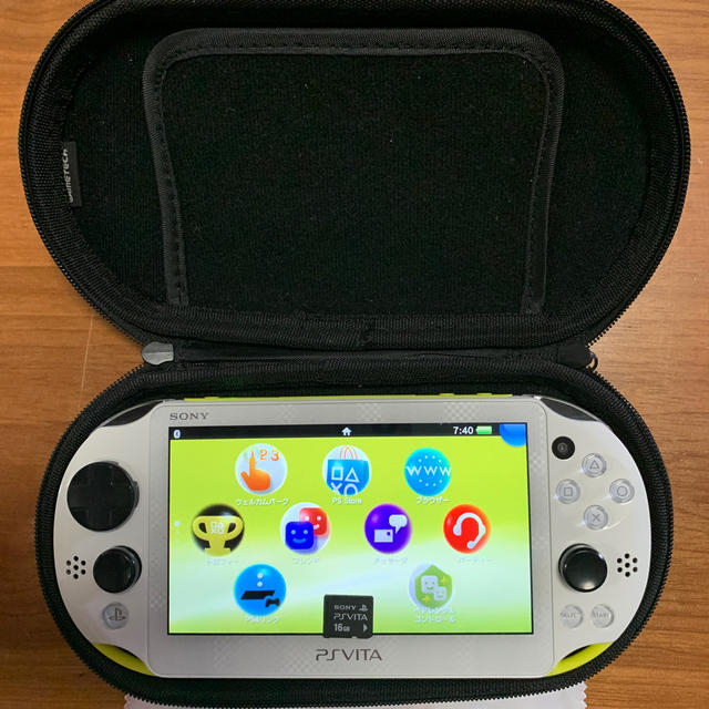 PlayStationVita⭐️美品⭐️携帯用ゲーム機本体